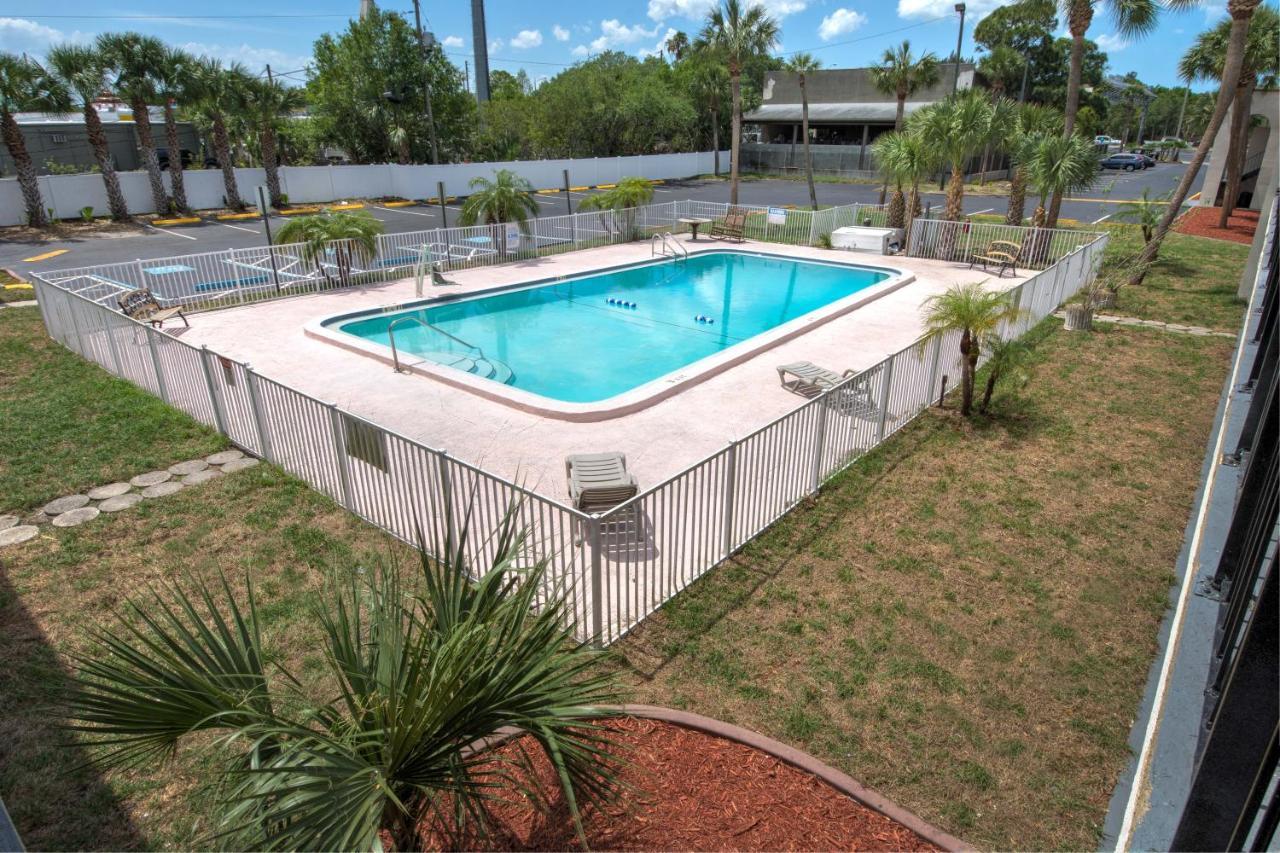 Bayside Inn Pinellas Park - Clearwater 外观 照片