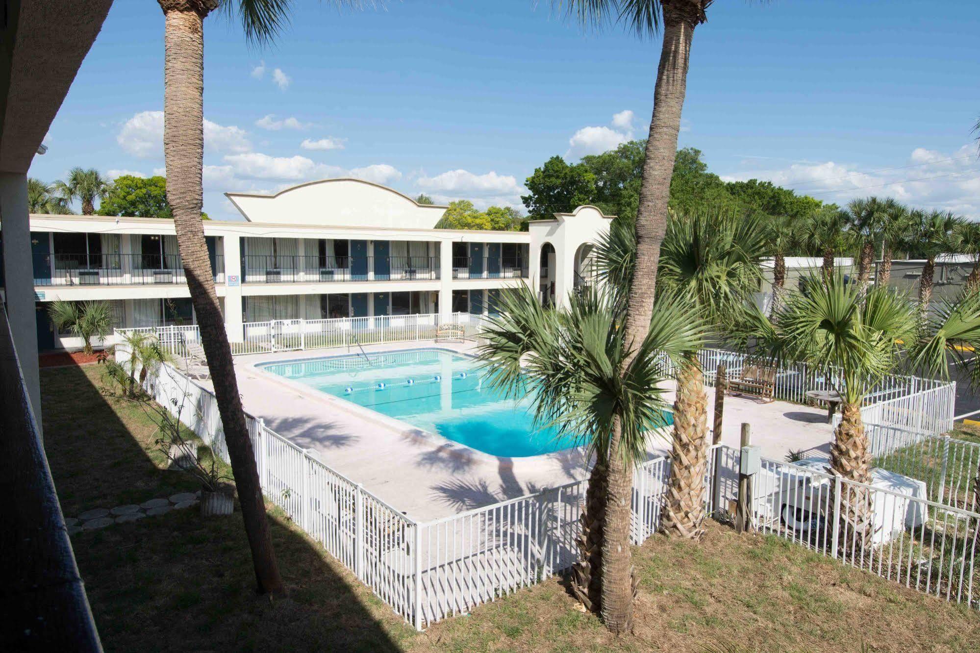 Bayside Inn Pinellas Park - Clearwater 外观 照片